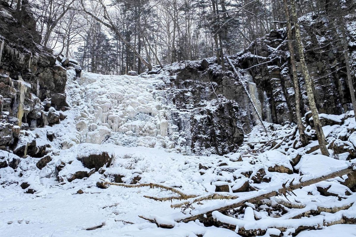 Водопад Горбатый