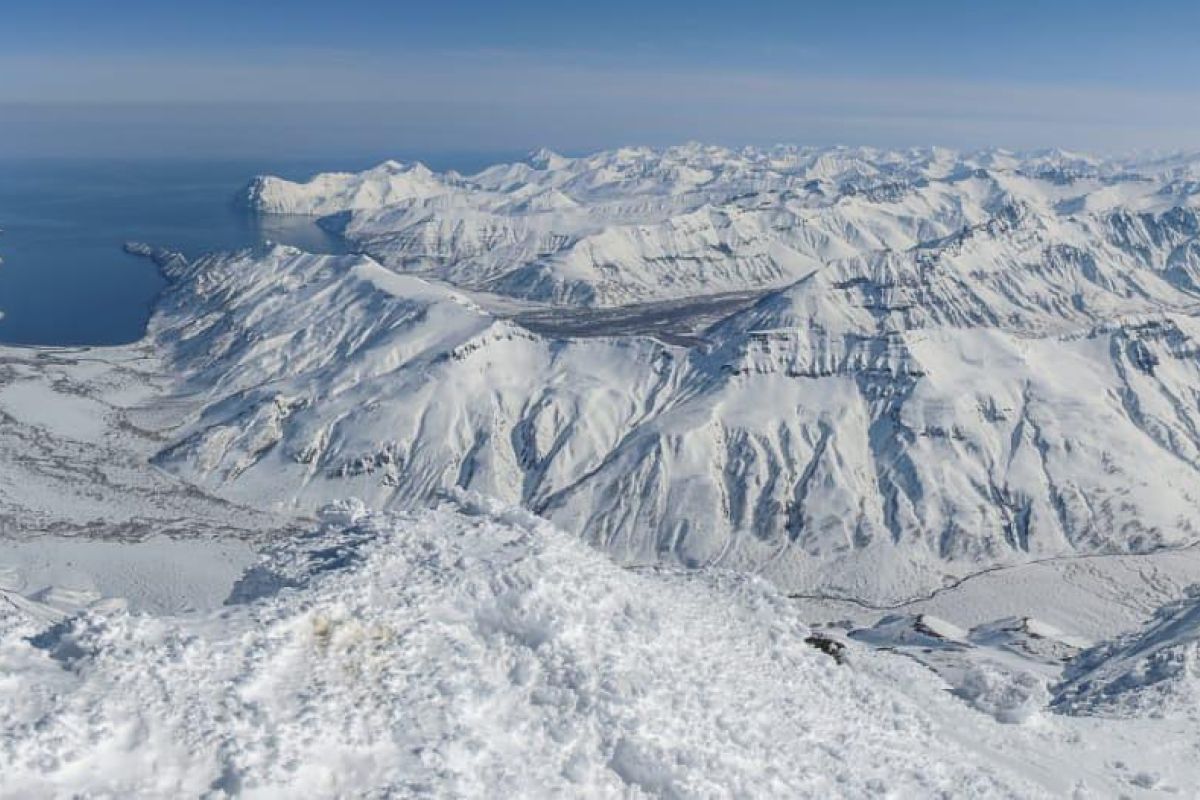 Вся мощь вулканов. Снегоходный тур повышенной комфортности