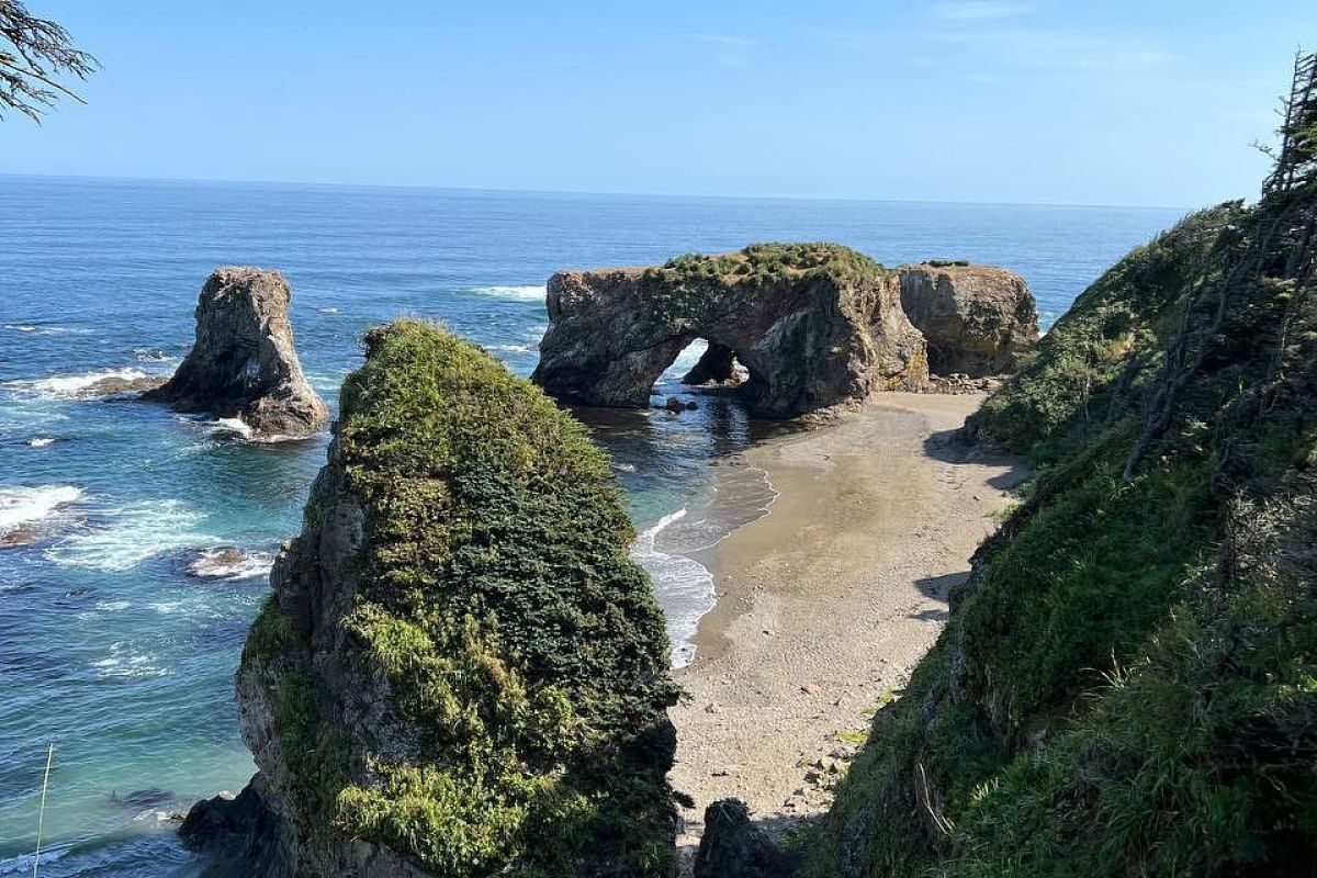 Мыс Великан. Мыс Птичий (Сахалин)