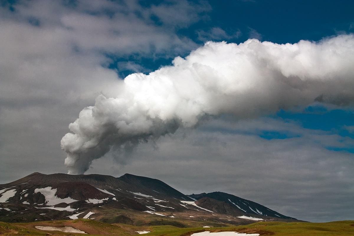 Джип-тур с восхождением на вулкан Горелый.
