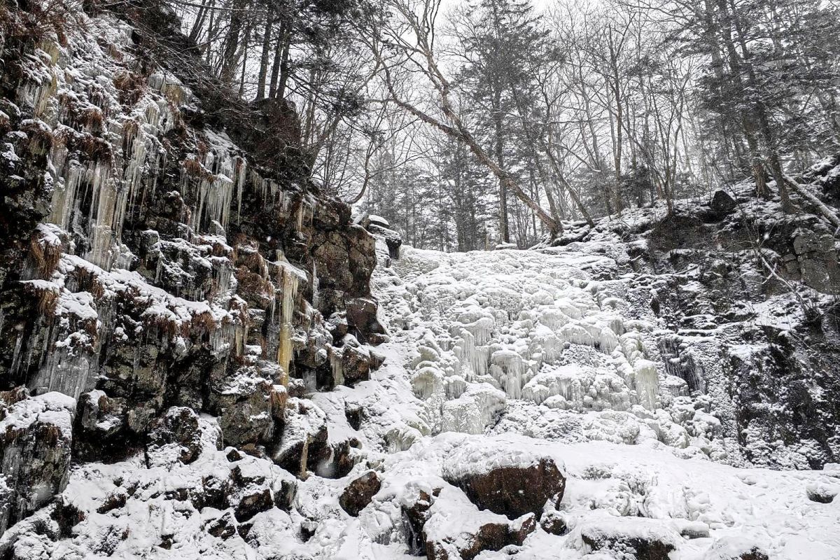 Водопад Горбатый