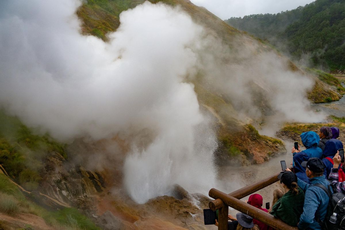 Вертолетная экскурсия в Долину гейзеров (Кроноцкий заповедник)