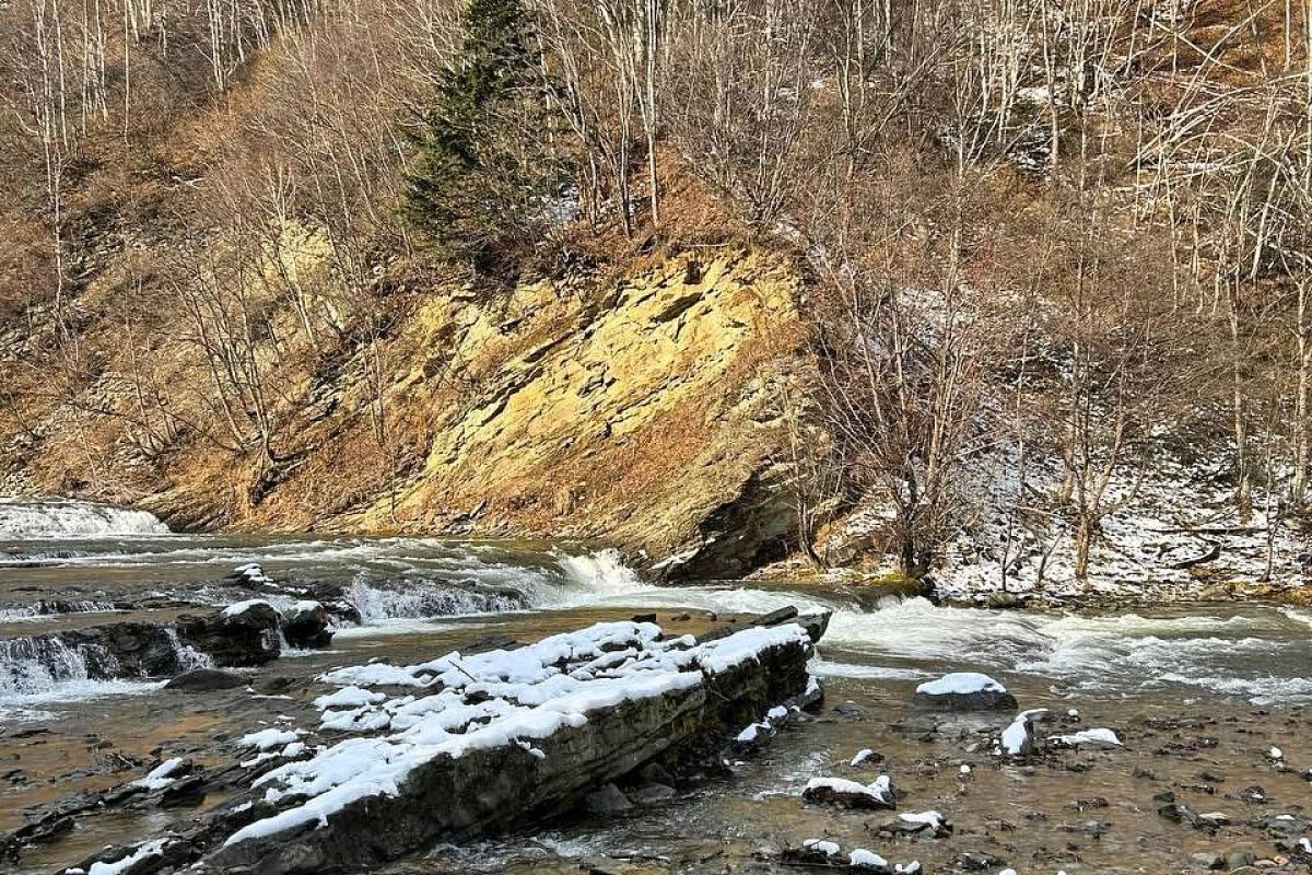Быковские пороги и мыс Острый (Сахалин)