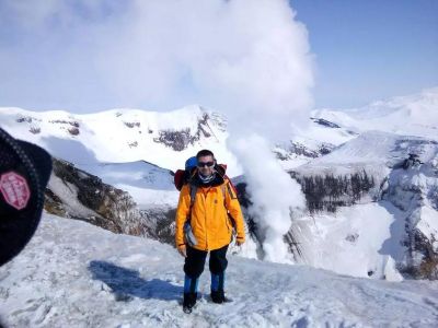 Вулкан Горелый на снегоходе